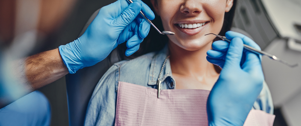 Całościowe leczenie stomatologiczne – odkryj drogę do zdrowych i pięknego uśmiechów.